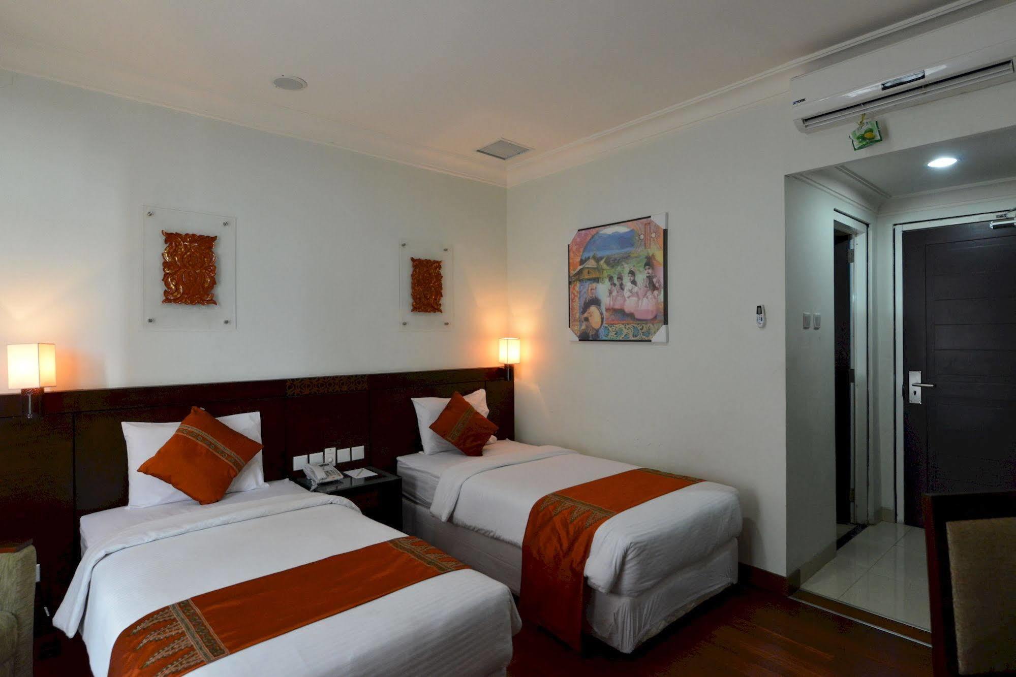 Amazing Kutaradja Hotel Jacarta Exterior foto
