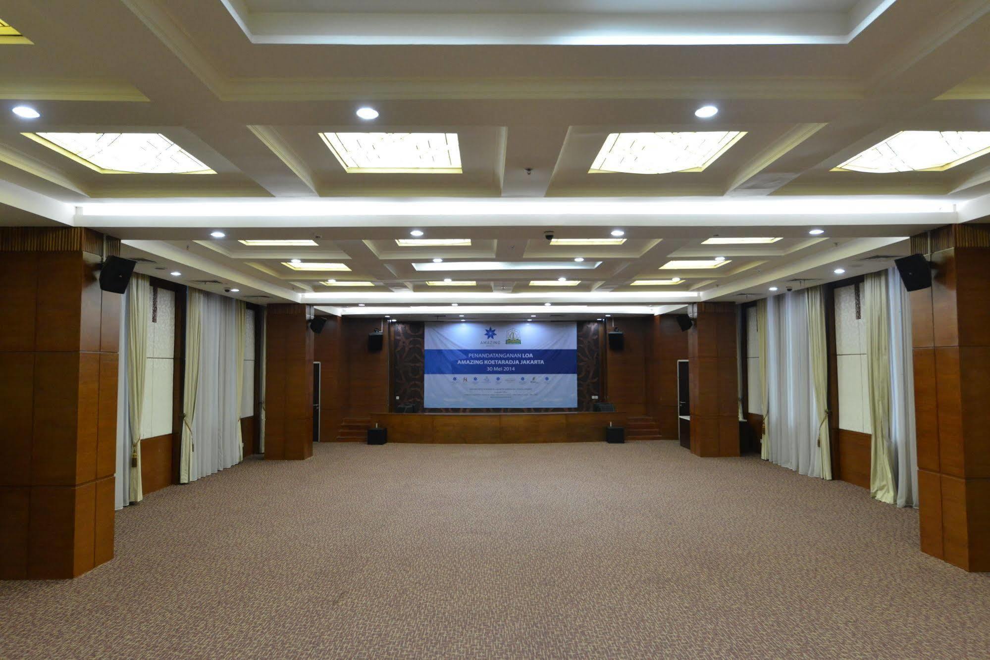 Amazing Kutaradja Hotel Jacarta Exterior foto