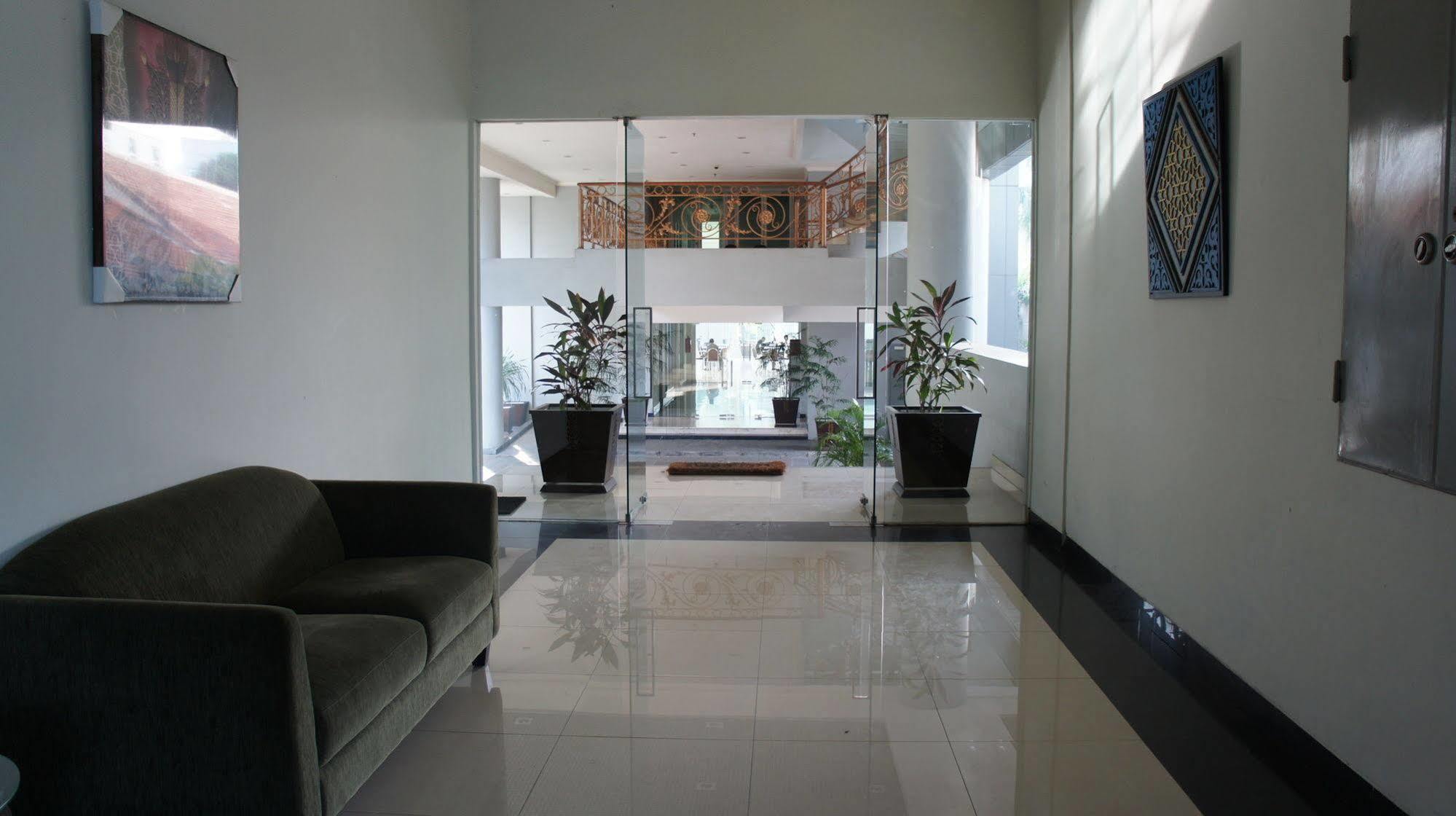 Amazing Kutaradja Hotel Jacarta Exterior foto